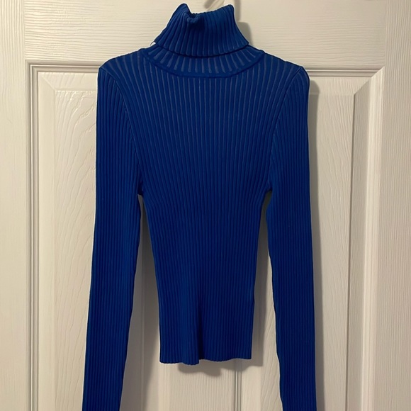 Skin-tight dark blue long sleeve turtleneck - Picture 2 of 4